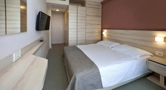 Одноместный номер Classic с балконом Hotel Materada Plava Laguna