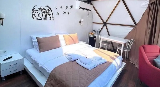 Phalesia Glamping Sapanca, Varaa Leirintäalue Hotellit Marmara-alue pysäköinnillä, Pysäköinti