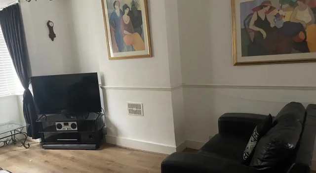 Impeccable 2-bed House in Leytonstone East London