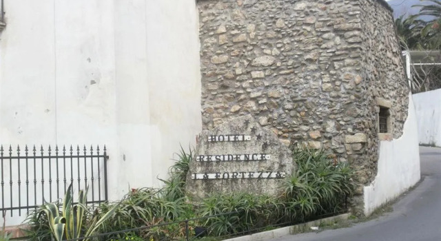 Hotel Residence La Fortezza, Varaa Hotelli San Lucido Calabria