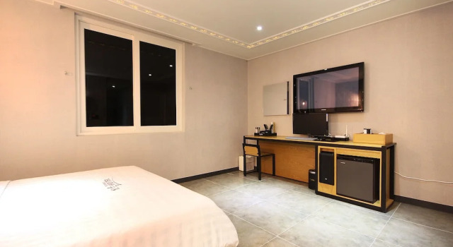 Muan Namak Oneul Hotel
