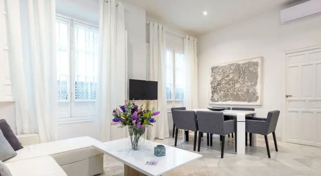 Apartment With 2 Bedrooms Great Location Galera I, Забронировать Апартаменты/квартира Апартаменты Севильи, рядом с Мост Триана, Апартаменты/квартира