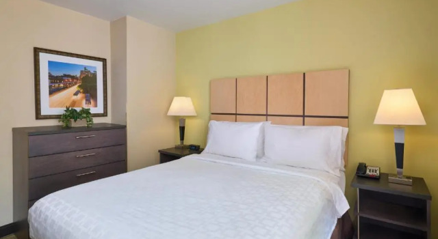 Двухместный люкс c 1 комнатой Candlewood Suites NYC -Times Square by IHG