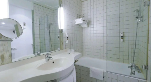 Klasický Dvoulůžkový s manželskou postelí pokoj Mercure Millau