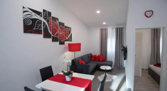 Marija 2, Prenota Hotel Splitska 