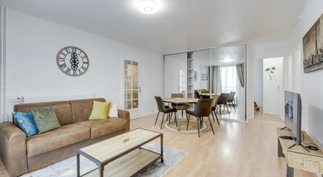 Chic And Spacious Apart with Parking, 予約 アパートメント サン＝ジェルマン＝アン＝レー Yvelines