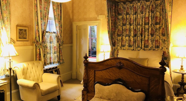 Camellia Inn, Забронировать Отель Отели в центре Хилдсбург, в центре