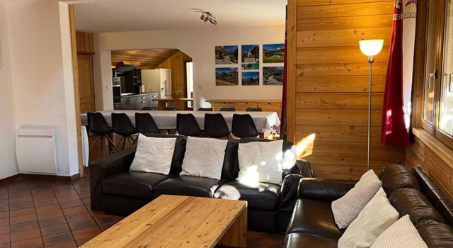 Spacious 16-person chalet with five bedrooms in Les Deux Alpes, Забронировать Шале Коттеджи Мон-де-Ланс, рядом с Горнолыжный подъемник Жандри 3S, Коттедж
