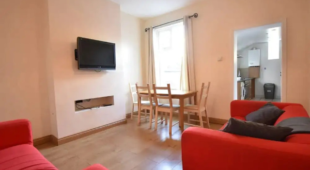 Appealing Holiday Home in Coventry near Belgrade Theatre, Varaa Hotelli Coventry West Midlands
