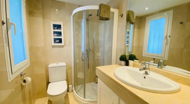 Апартаменты с 2 комнатами D9 Espectacular y moderno apartamento en primera línea - Estepona - Sinfonia del Mar