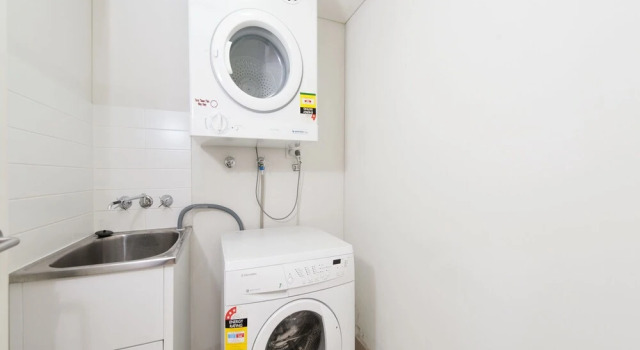 Cote D'Azur,  Unit 41/61 Donald Street