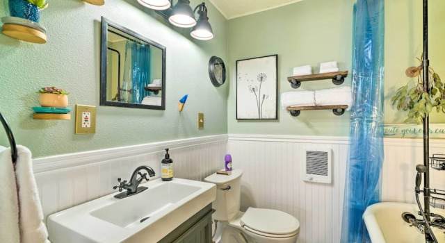 Коттедж Portland Floating Home Getaway w/ Sauna