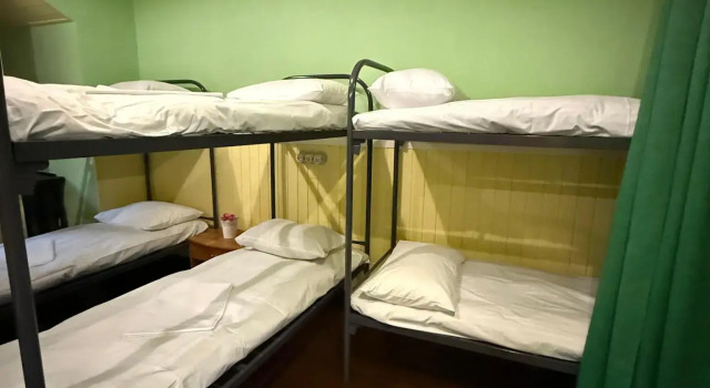 Кровать в общем номере Хостел Кулон на Нижегородской