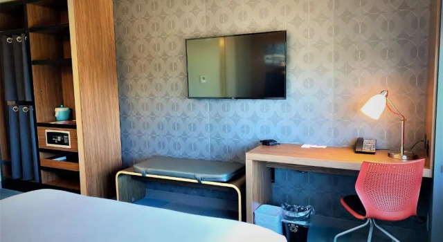 Двухместный номер Standard Aloft by Marriott Raleigh