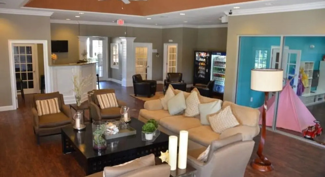 November Special at LV 3 Beds 2 Baths Id:61209