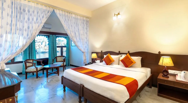 Номер Deluxe с видом на озеро Sarovar - Lake Facing Boutique Hotel On Lake Pichola