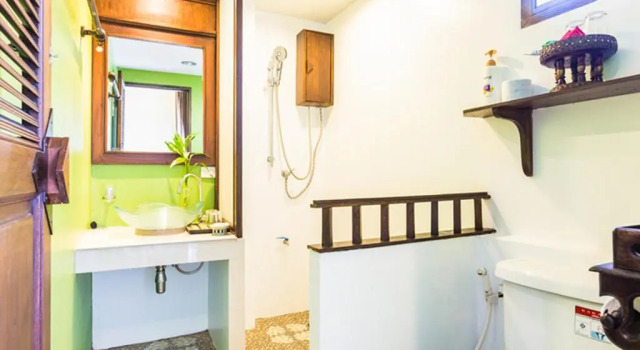 Номер Standard с балконом Ban Kong Rao Guesthouse - Quiet Santitham Oasis - Charming Garden & Mountain Views