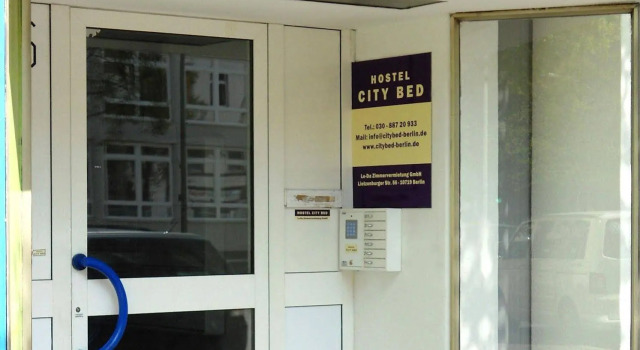 CITY BED HOSTEL am Kurfrstendamm, Reservar Albergue Hotéis em Charlottenburg com estacionamento, Estacionamento