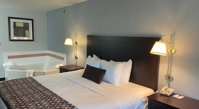 Люкс Deluxe Baymont by Wyndham Danville IL