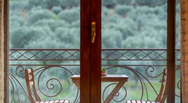 Вилла с балконом Paul's American Mansion- Volos suburb