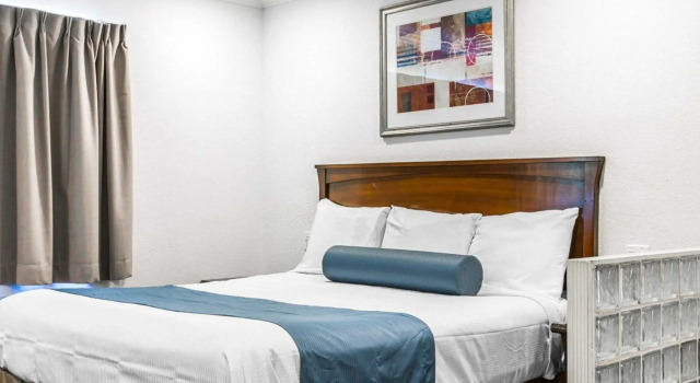 Люкс Rodeway Inn & Suites Pacific Coast Highway