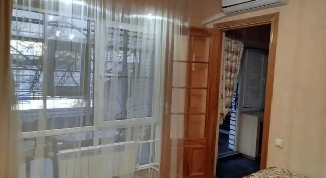 Евгения, Забронировать Гостевой дом Отели Анапы с парковкой, рядом с Торговый центр «Красная площадь», Парковка