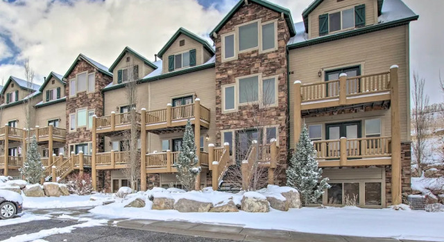Ski, Hike & Relax: Eden Condo w/ Hot Tub Access, Book Lejlighed Eden Powder Mountain