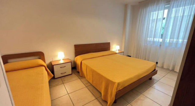Seafront Apartment With sea View, Book Lejlighed Hoteller i Friuli Venezia Giulia med parkering, Parkering