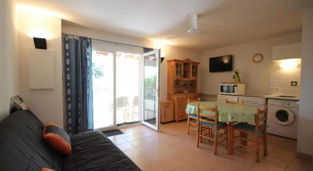 Belle villa 2 chambres terrasse parking privatif vue réserve dans résidence sécurisée avec piscine commune 800 m de la mer LRCS76, Забронировать Вилла Отели Портирань с парковкой, Парковка