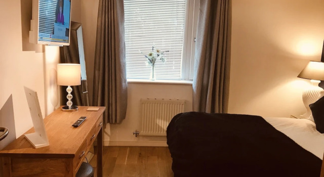 1 Bed Luxe Dockland Apartment - Free parking
