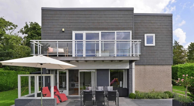 Коттедж с балконом De Ruiterplaat Lakeview Stay
