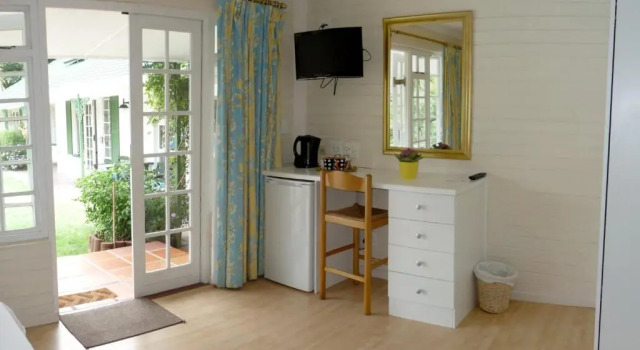 Двухместный номер Standard с видом на бассейн Somer Place B&B