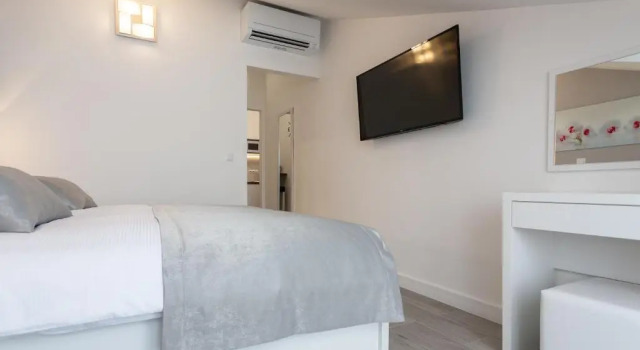 Villa Stonehouse, Prenota Villa Hotel a Croatian Islands con parcheggio, Parcheggio