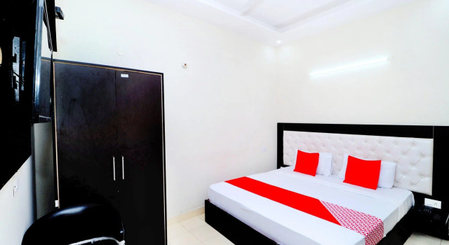 OYO 40846 Jm Plaza