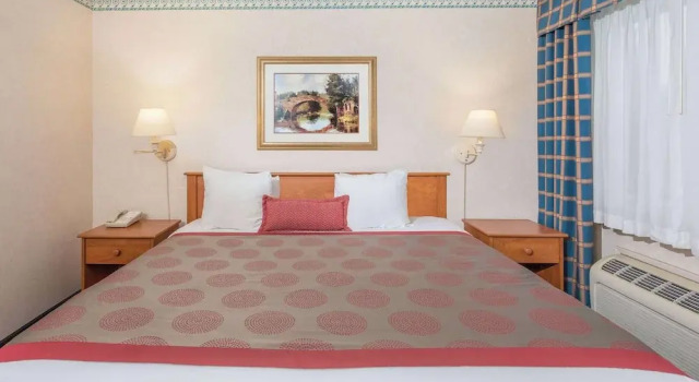 Двухместный люкс Ramada by Wyndham Kent Seattle Area