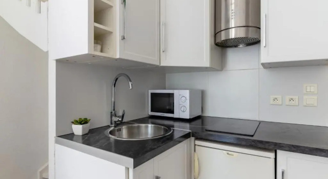 Апартаменты с балконом Apartment on Dante street next to the sea