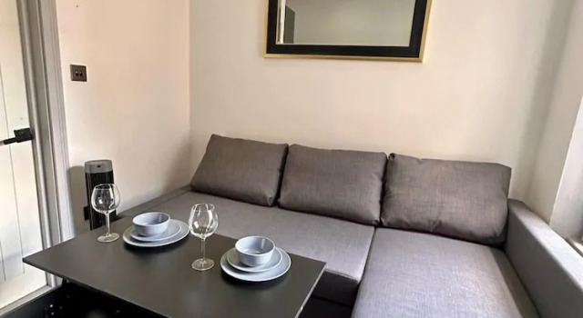 Апартаменты Modern and Spacious Duplex in Earls Court