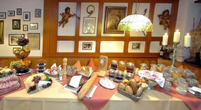 Restaurant Pension Dalberg, Rezervasyon Otel Sankt Martin Wine Route