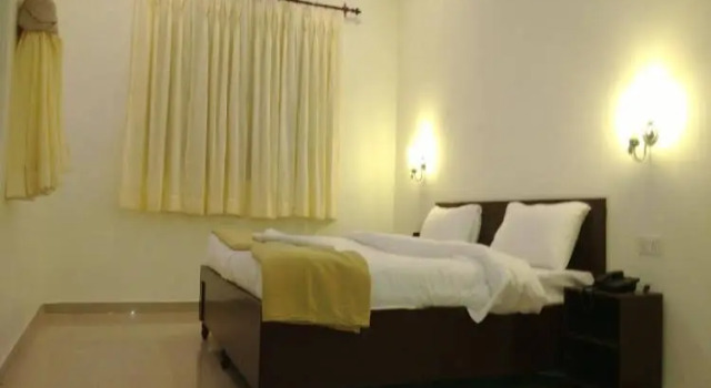 Hotel Hill Palace, Rezervovat Hotel Kausani Uttarakhand