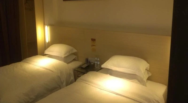 Sanyuehua Hotel, Забронировать Отель Хэчи Гуанси-Чжуанский автономный район