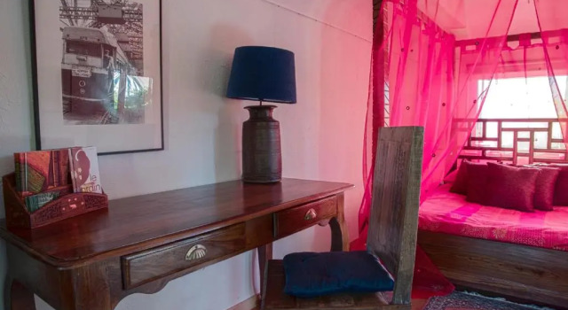 Crazy Lounge B&B, Забронировать Отель «постель и завтрак» Эгль Alpes Vaudoises
