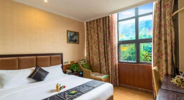 Qingcheng Panda Hotel