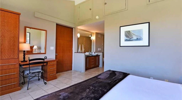Papakea #C404 - 3 Br condo by RedAwning