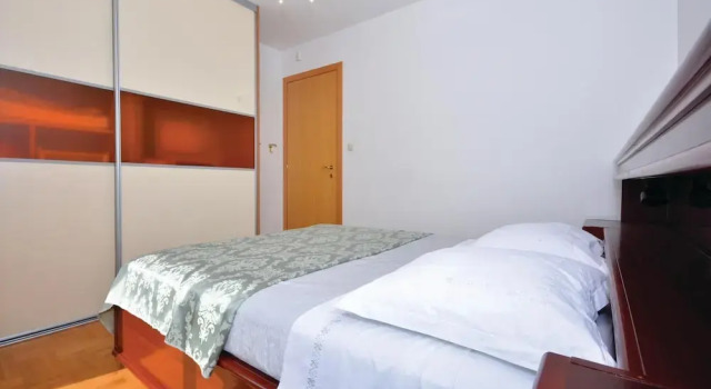 Amazing Home in Split With Wifi and 1 Bedrooms, Prenota Hotel Hotel a Croatian Islands con parcheggio, Parcheggio