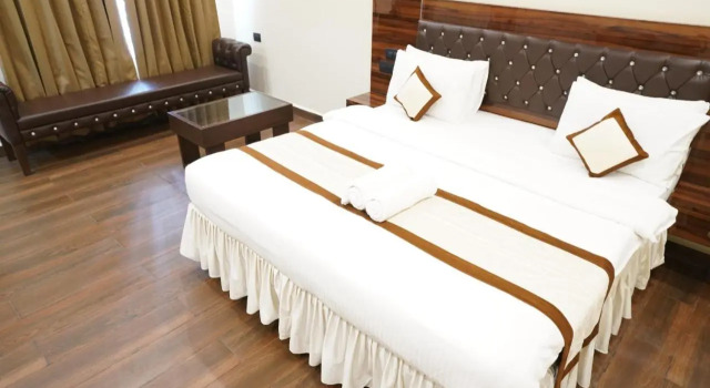 D7 La Serene, Book Hotel Businesshoteller i Lagos, 4* 5*
