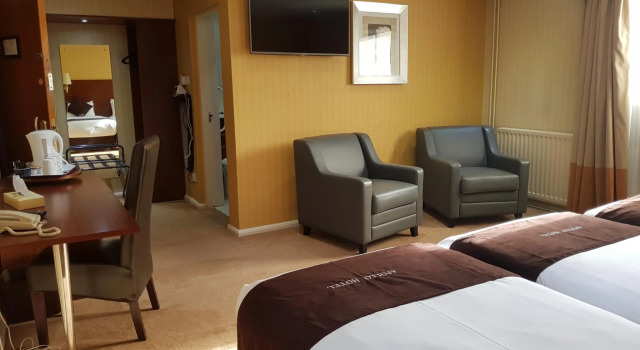 Трёхместный номер Executive Apollo Hotel