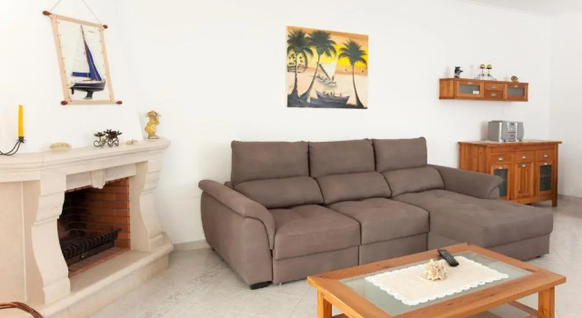 Os Apartamentos A Ramos na Praia da Galé Estão inserido em Condomínio com PISCINA, Fica apenas a 350 Metros da Praia da Galé - Apartamentos com Ar Condicionado tanto nos Quartos como na Sala, Smart TV com Prime Vídeo e Cozinha Completa, Buchen Sie Ferienwohnung Guia Barlavento