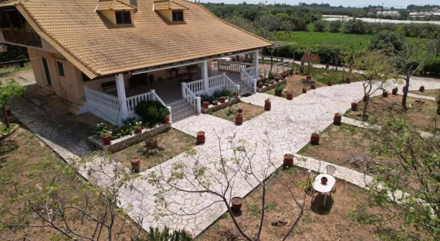 Коттедж c 1 комнатой Antique Vacation Residence