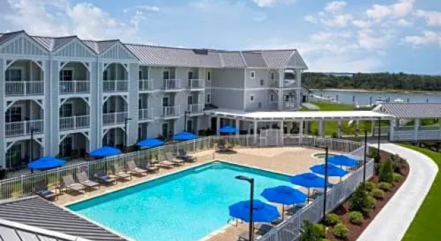 Двухместный номер Deluxe с видом на бассейн Beaufort Hotel