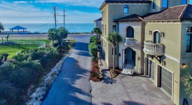 Casa Tuscany 6 Bedroom Holiday Home by Five Star Properties, Varaa Lomakoti Miramar Beach Emerald Coast